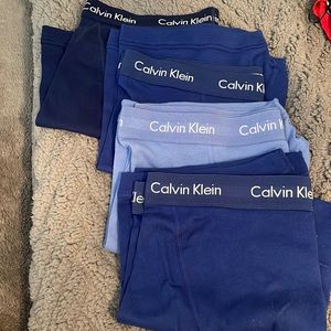 Pack of 4 MENS Calvin Klein briefs- NEVER WORN!!!